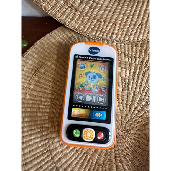 VTech Touch & Swipe Baby Phone - Picture 1 of 11